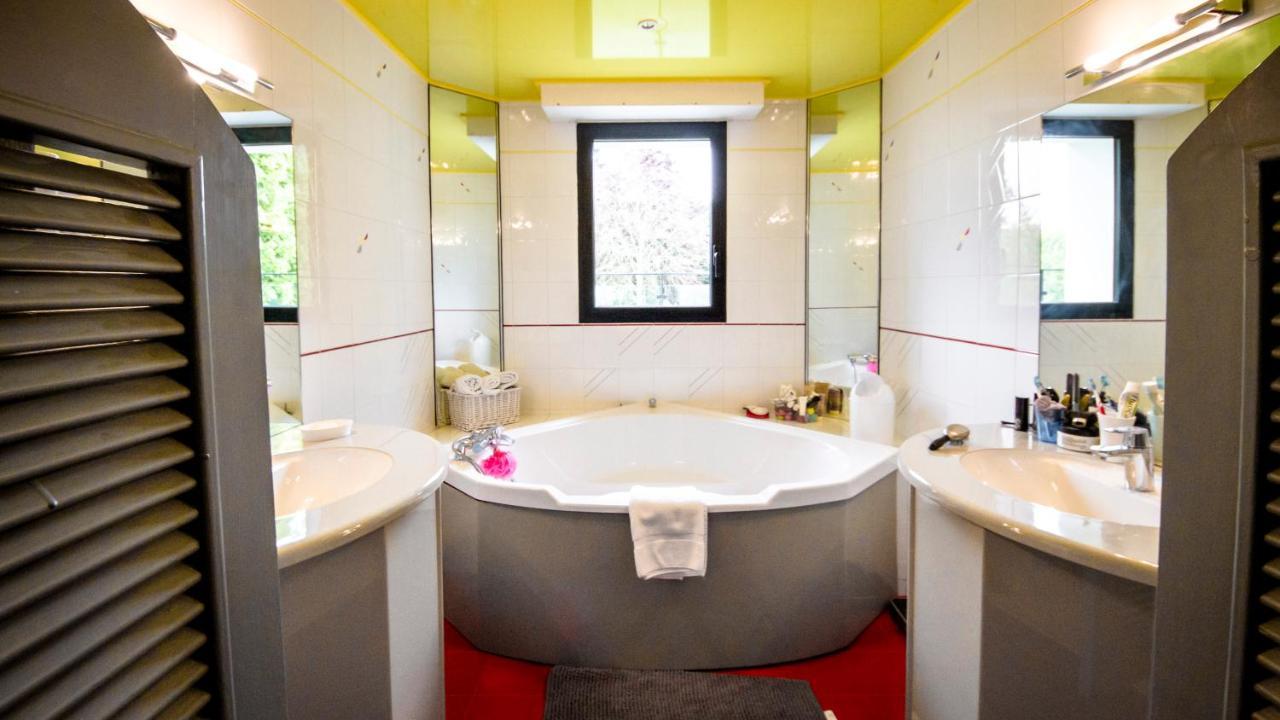Le Champ Du Renne Bed and Breakfast Λε Μανς Εξωτερικό φωτογραφία